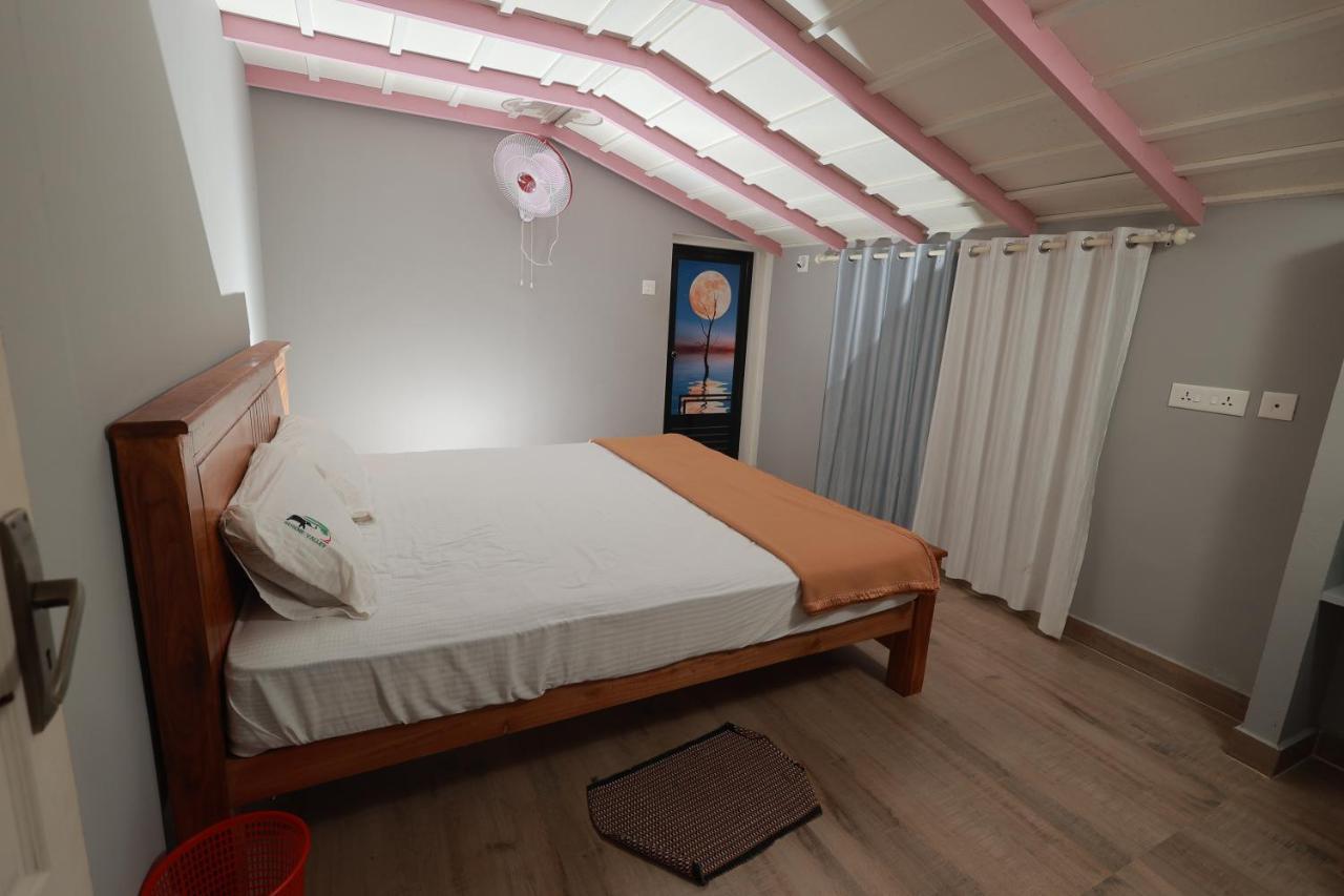 Babu'S Homestay By Lexstays มานันทาวดี ภายนอก รูปภาพ